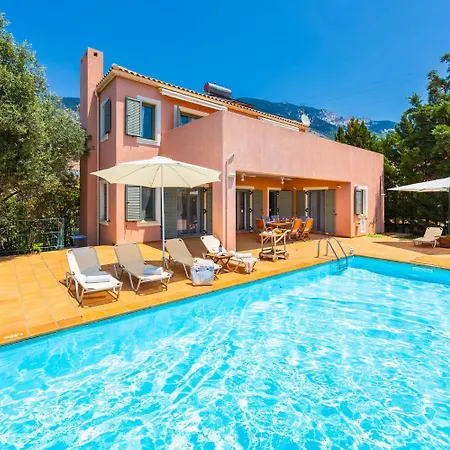 Ionian Rose فيلة *